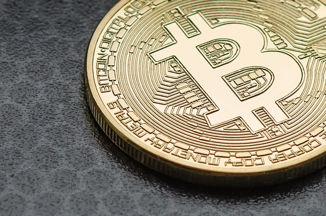 Meme币RFC逆势市值破一亿美元！KOL分享交易该币种的心路历程